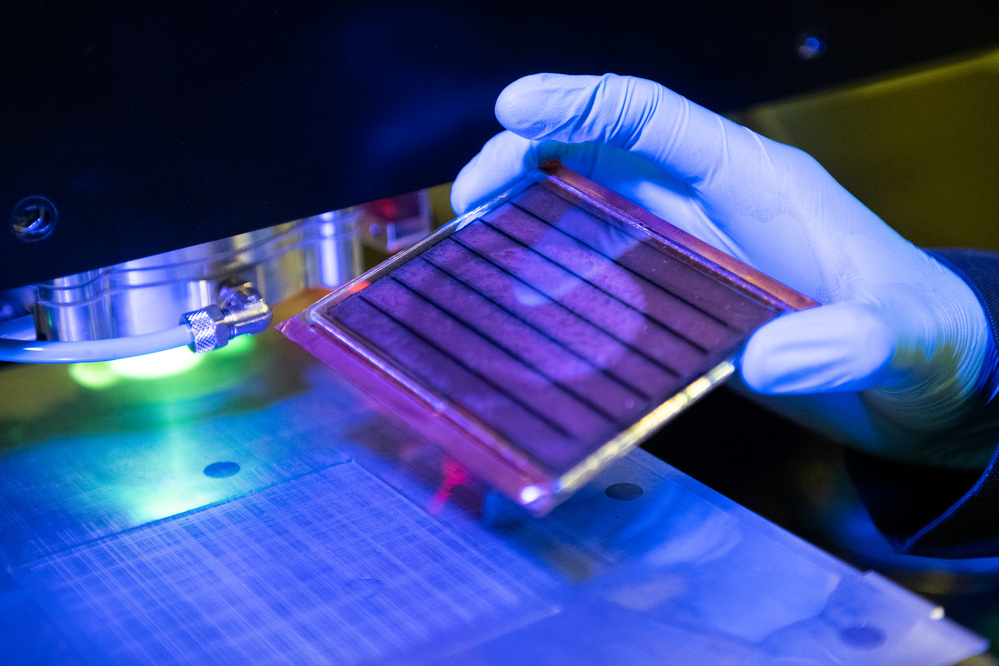 Увеличена эффективность полупрозрачных солнечных панелей для окон. 2 августа 2024 года. Новости университета НИТУ МИСИС в Москве